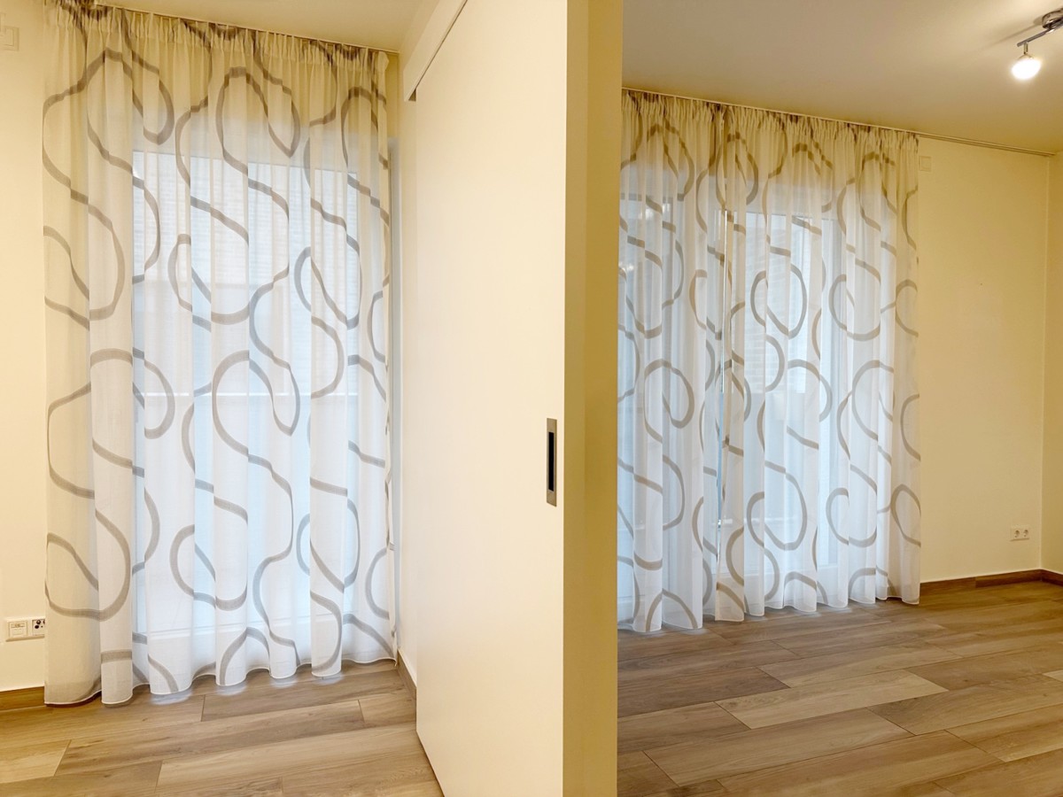 Wohn- und Schlafzimmer