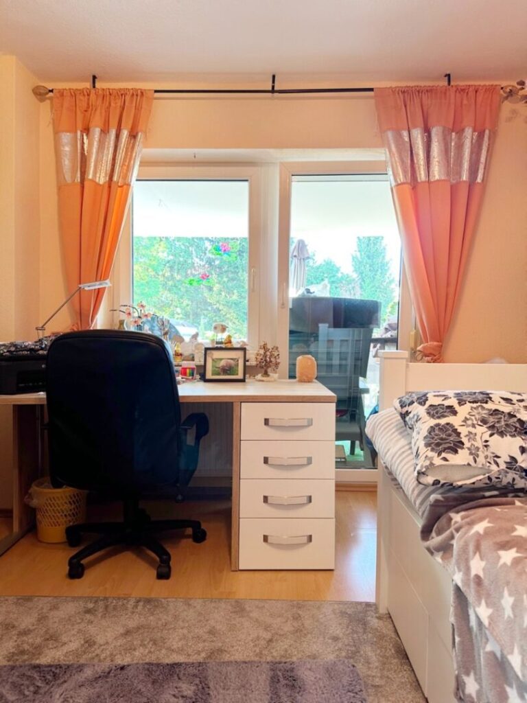 Schlafzimmer 2