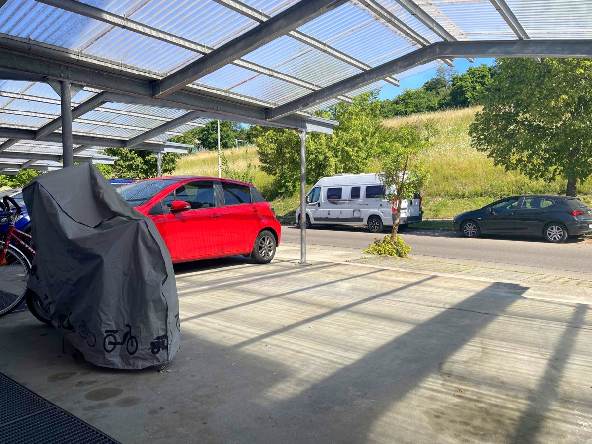 Stellplatz vor dem Haus