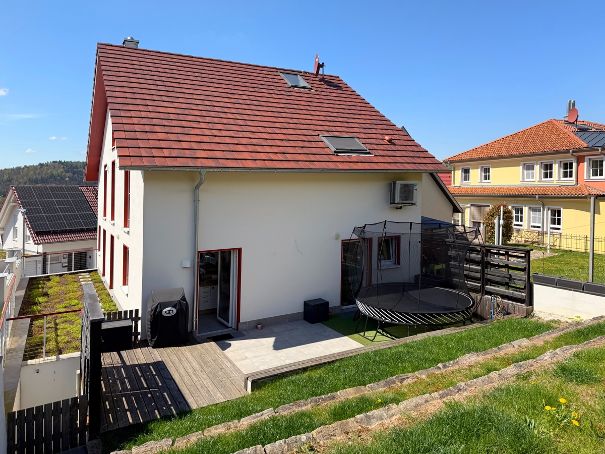 Terrasse & Garten EG