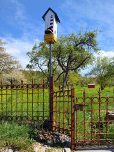 Gartenausgang in die Natur