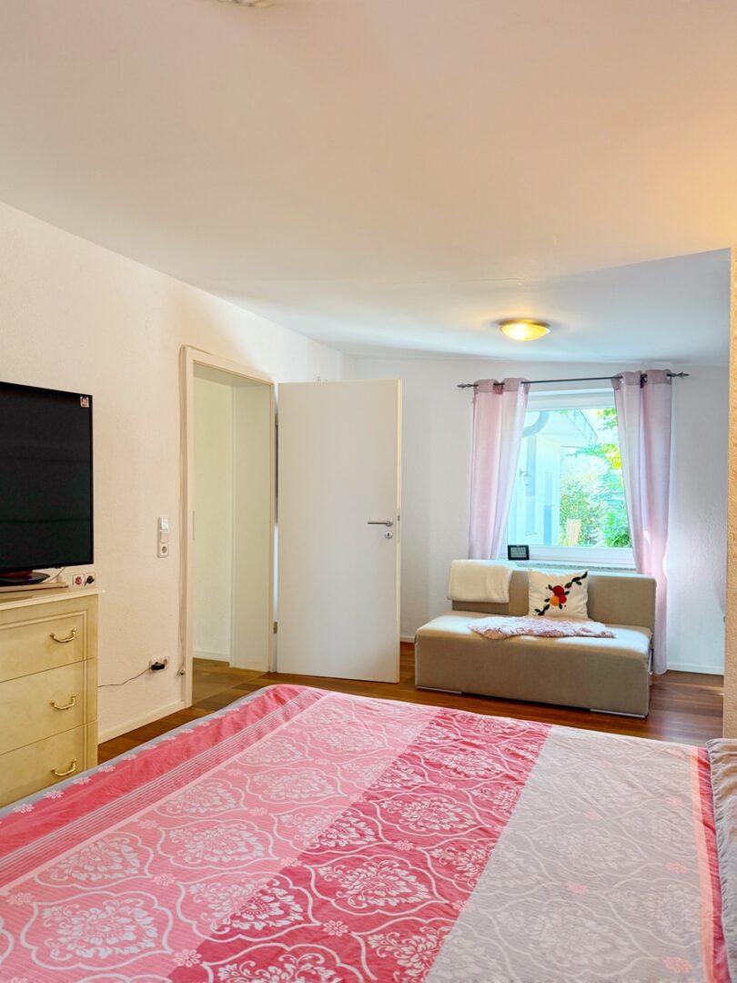 Schlafzimmer 4