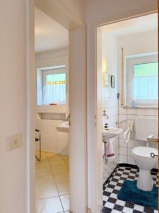 Gäste-WC und Bad OG