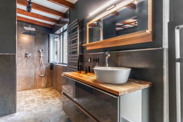 Etage 4 - Badezimmer