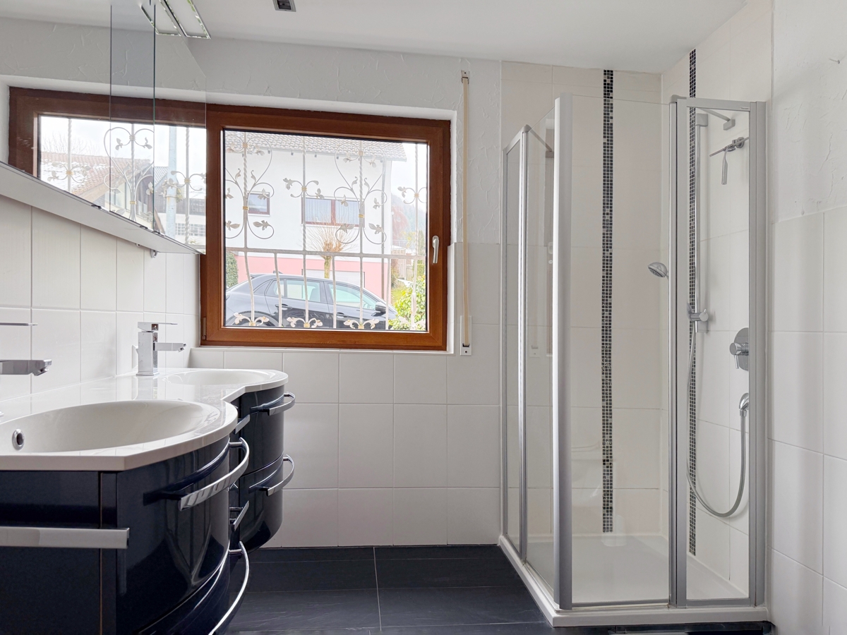 Badezimmer EG