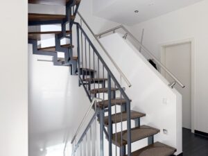 DHH Treppe inliegend
