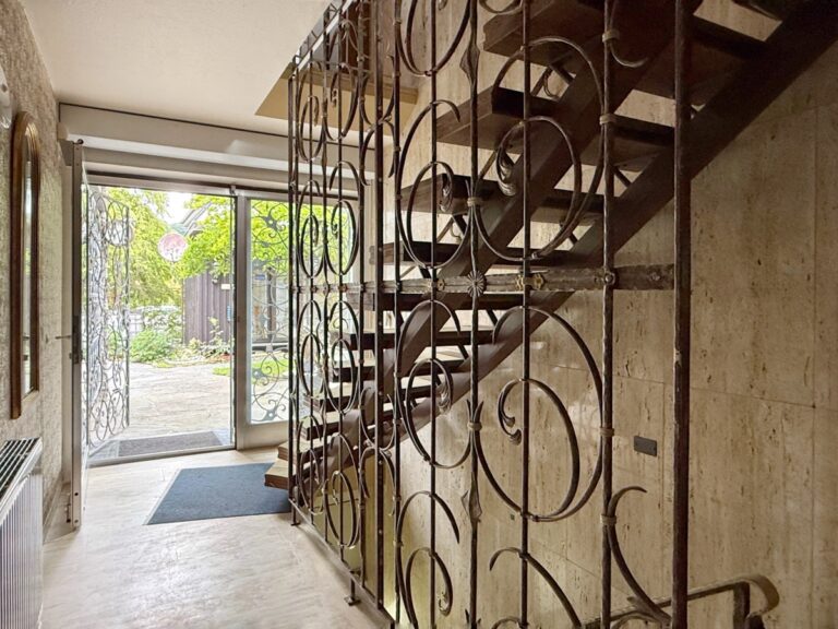 Treppenhaus / Hauseingang