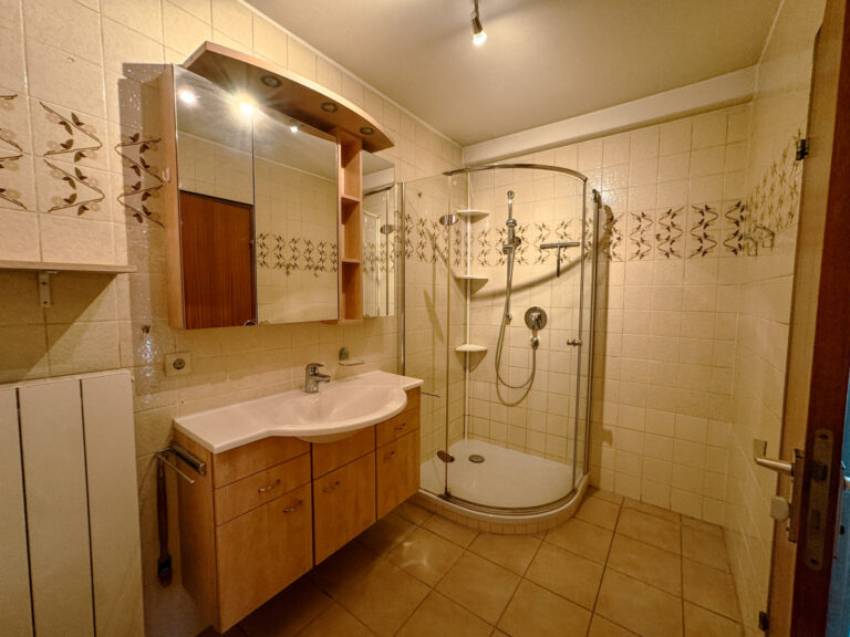 Badezimmer im OG