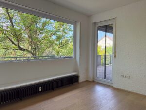 Zimmer EG mit Balkon