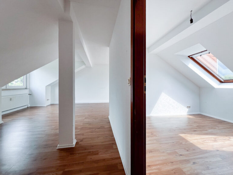 Schlafzimmer und Wohnbereich