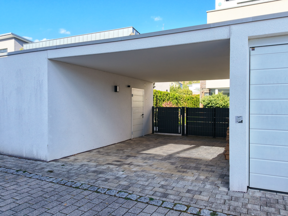 Carport & Abstellraum