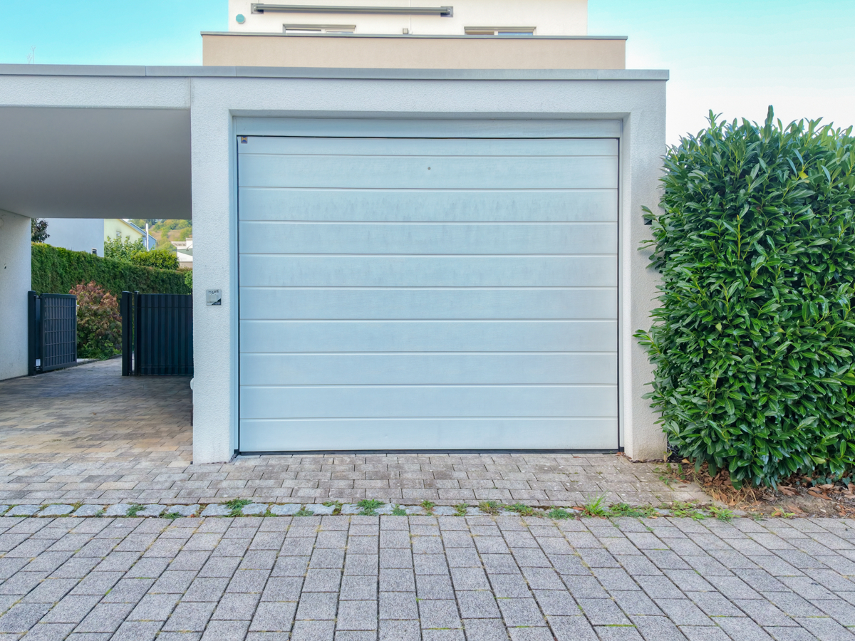 Garage & Carport