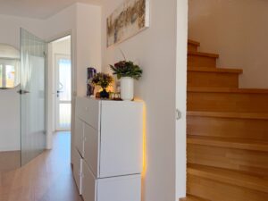 Diele und Treppe ins OG