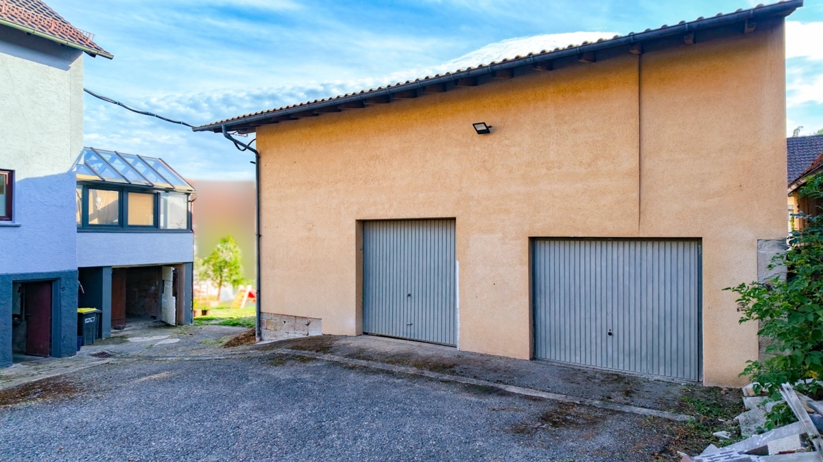 Scheune und Garage